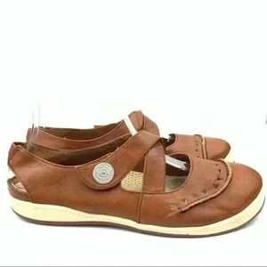 Easy street sport flats sz 8.5 brown faux leather